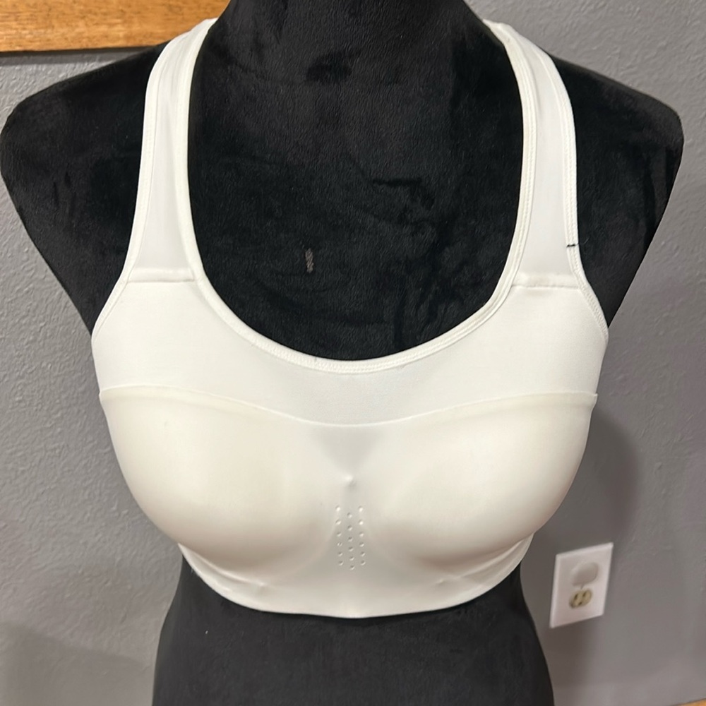 Nike Sports Bra Size M (A-C Cup)